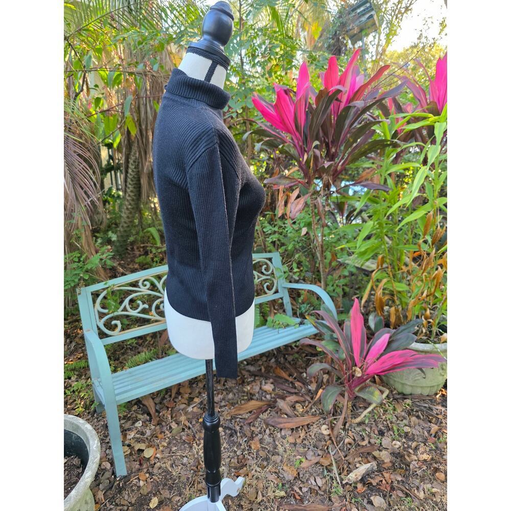 Authentic Fendi Black Ribbed Turtleneck Sweater Size 42 Italy 8 USA - Picture 4 of 7